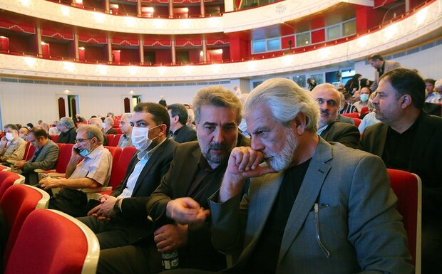 مشی متواضعانه مرحوم دعایی ستودنی بود