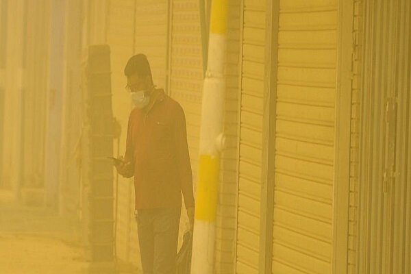 طوفان گرد و غبار در عراق دهها نفر را راهی بیمارستان کرد