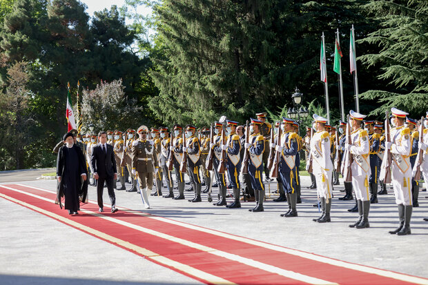 President Raeisi welcomes Turkmen counterpart in Tehran