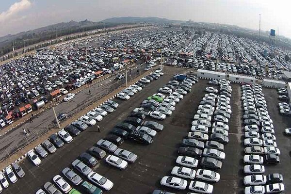 فروش خودرو ۲۲ درصد کاهش یافت/ افت ۲۸ درصدی تولید