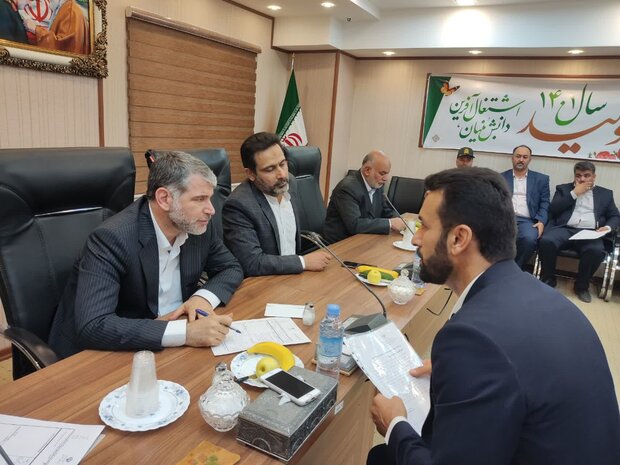 وزیر جهاد کشاورزی وارد آران و بیدگل شد