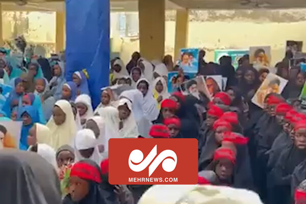 بازخوانی سرود سلام فرمانده توسط کودکان نیجریه‌