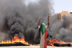 حمله پلیس سودان با گاز اشک آور به سوی معترضان/ استقرار گسترده نیرو در خارطوم