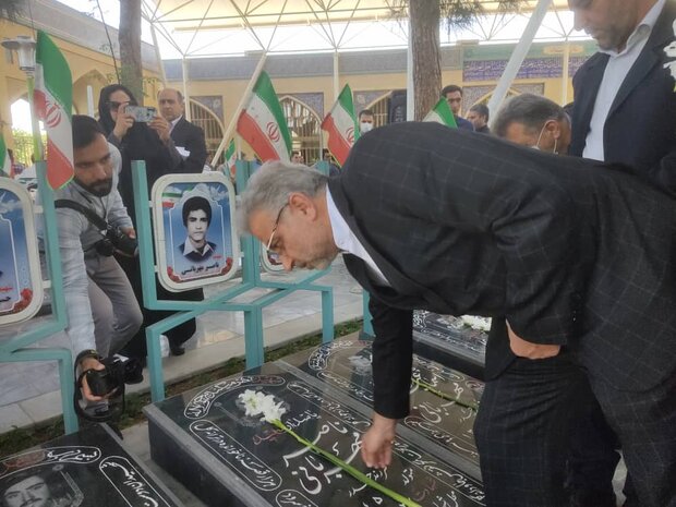 رئیس جمهور وارد اصفهان شد