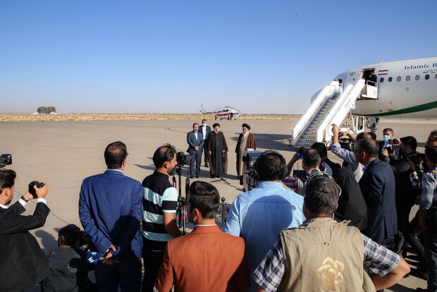 رئیس جمهور وارد اصفهان شد