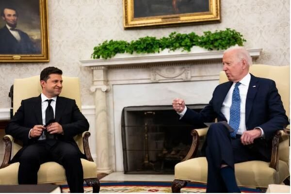 Biden informs Zelensky about US military aid worth $1 bln