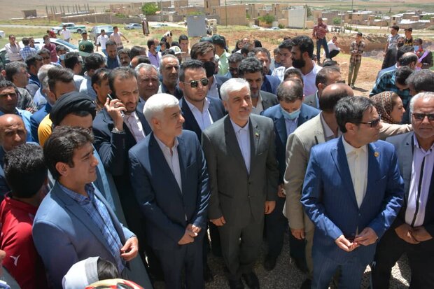 بازدید وزیر ورزش و جوانان از ورزشگاه شهید فلسفی سمیرم