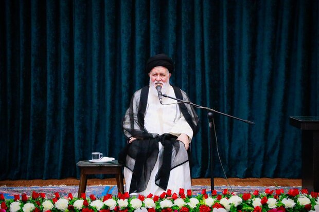مبارزه با موانع جهانی‌شدن اسلام آرمان اساسی انقلاب اسلامی است