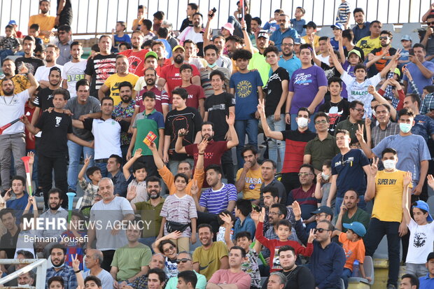 بازی دوستانه خیرخواهانه تیم رسانه و منتخب اراک 15