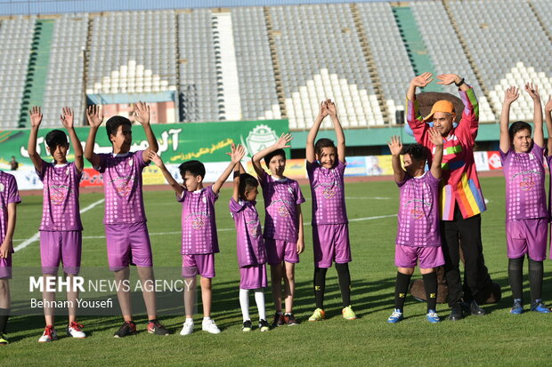 بازی دوستانه خیرخواهانه تیم رسانه و منتخب اراک 23