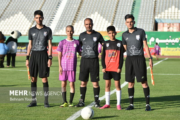 بازی دوستانه خیرخواهانه تیم رسانه و منتخب اراک 24