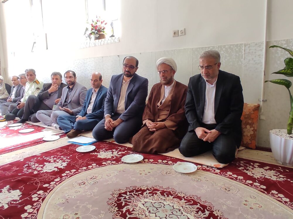 سرپرست وزارت تعاون با خانواده شهیدان عابدی دیدار کرد
