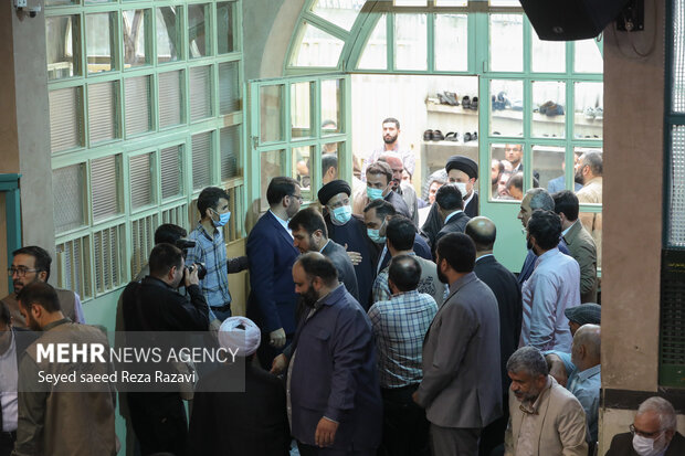 حجت الاسلام سید ابراهیم رئیسی رئیس‌جمهور در حال ورود به مراسم اجتماع مردمی هسته‌های جهاد و پیشرفت است