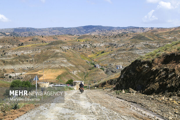 سیل درروستای تکله قوز شهرستان رازوجرگلان