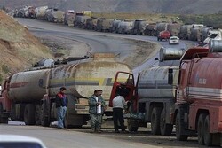 آمریکا ۴۰ کامیون گندم مردم سوریه را غارت و به عراق انتقال داد