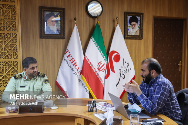 پلیس باید اقدامات خود را برای جامعه تشریح کند