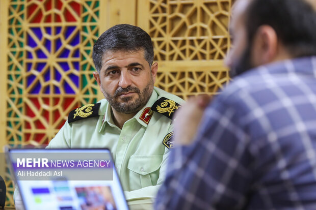 پلیس باید اقدامات خود را برای جامعه تشریح کند