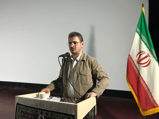 زبان طنز یکی از جدیترین ابزار اصلاح اجتماعی است زبان طنز یکی از جدیترین ابزار اصلاح اجتماعی است