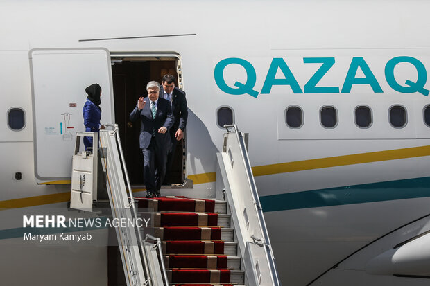 ورود رئیس‌جمهور قزاقستان به تهران