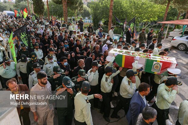 تشییع پیکر شهید مدافع امنیت در یزد