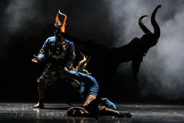 روایتی دلنشین از موزیکالی که پرزرق و برق نیست/ باطل شدن طلسم دیو