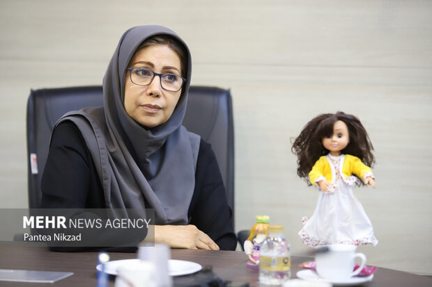 فرزانه بابایی طراح عروسک‌های ایرانی دارا و سارا با حضور در خبرگزاری مهر به سوالات خبرنگار مهر پاسخ داد