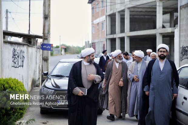 دیدار مدیران تبلیغات اسلامی با خانواده روحانی شهید مدافع حرم محمد امین کریمیان