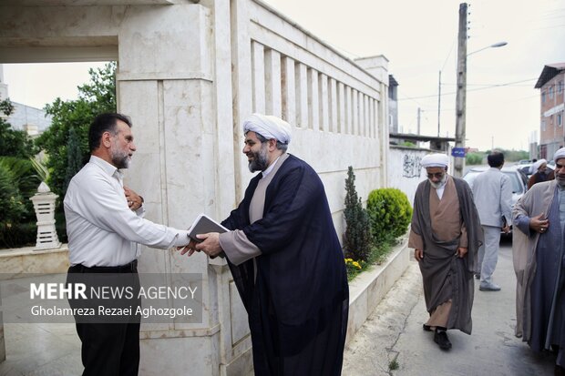 دیدار مدیران تبلیغات اسلامی با خانواده روحانی شهید مدافع حرم محمد امین کریمیان