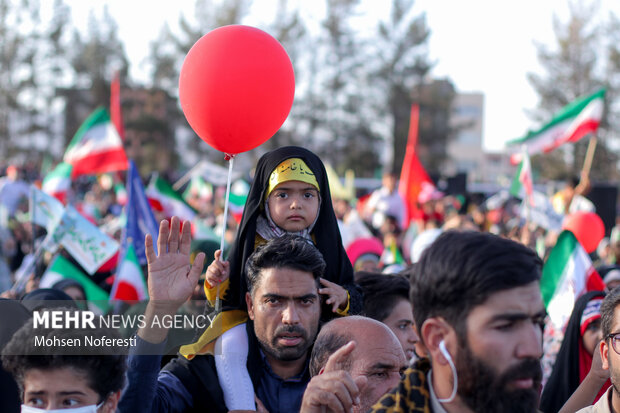 بیرجند کے آزادی اسٹیڈیم میں ترانہ "سلام فرماندہ“ کی عظیم الشان تقریب کا انعقاد
