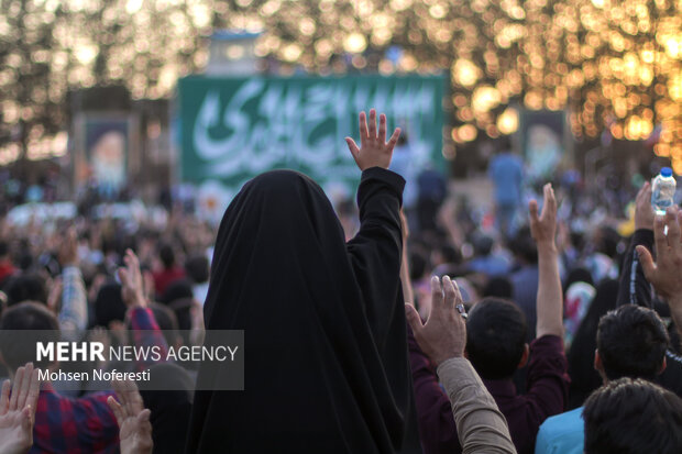 بیرجند کے آزادی اسٹیڈیم میں ترانہ "سلام فرماندہ“ کی عظیم الشان تقریب کا انعقاد
