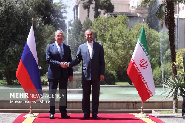 تصاویر/ایران اور روس کے وزرائے خارجہ کی تہران میں ملاقات
