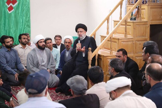 حضور رئیس جمهور در مسجد محلیه جوادیه بجنورد