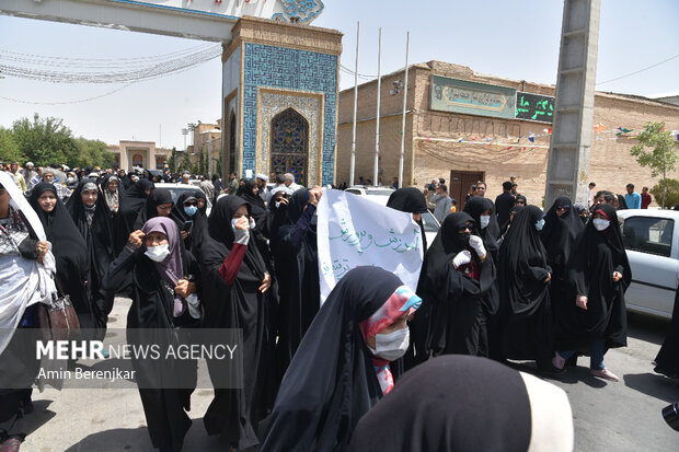 اجتماع مردمی شیراز در محکومیت هنجار شکنان حجاب