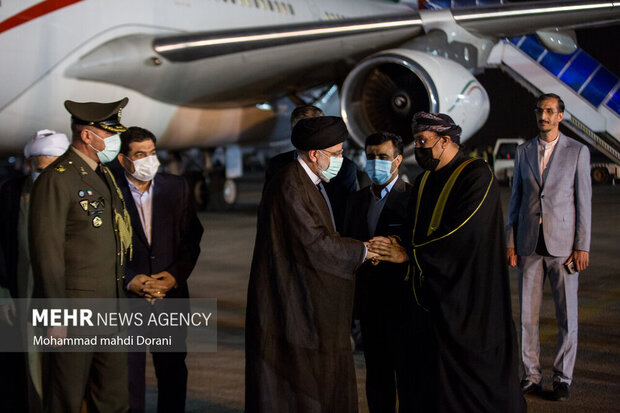 بازگشت رئیس جمهور از سفر عمان