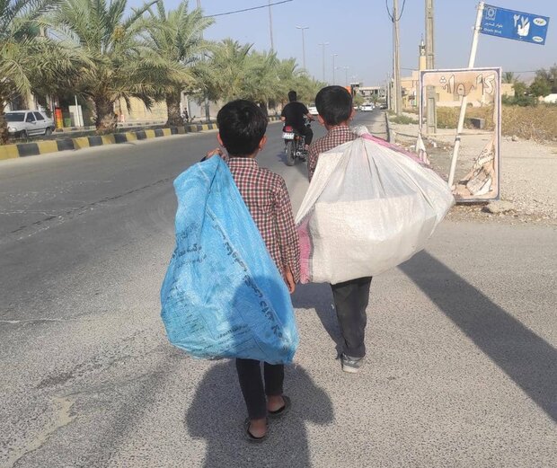 کودکان کار لامرد نیازمند حمایت/ دغدغه ای برای ساماندهی نیست