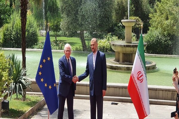 Iranian FM meets EU's Borrell in Tehran 