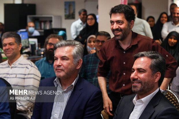 خبرنگاران خبرگزاری مهر در جشن بیستمین سالگرد تاسیس خبرگزاری مهر حضور دارند