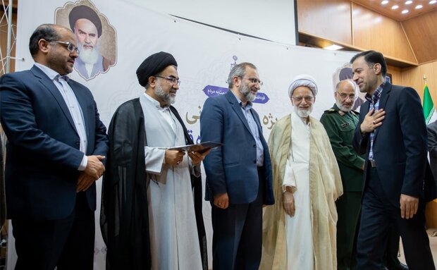 بررسی مجرمین و مجازاتهای بازدارنده از طریق دستگاه قضا در جامعه