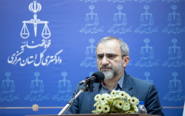 بررسی مجرمین و مجازاتهای بازدارنده از طریق دستگاه قضا در جامعه