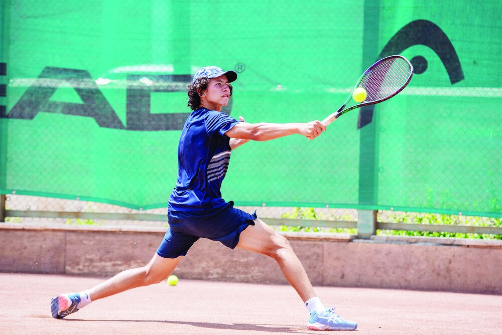 Junior tennis players in Urmia