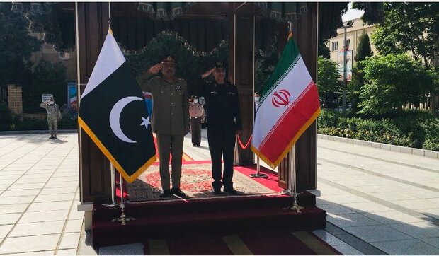 «ژنرال ندیم رضا» با سرلشکر باقری دیدار کرد