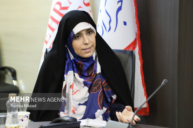 نوجوانان و آسیب حیازدایی در شبکههای اجتماعی