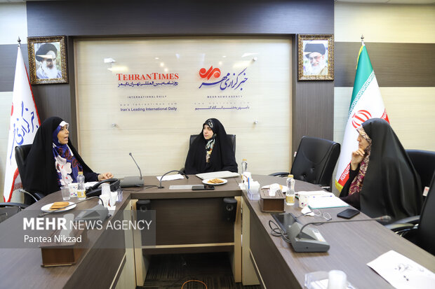 نوجوانان و آسیب حیازدایی در شبکههای اجتماعی