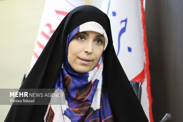 نوجوانان و آسیب حیازدایی در شبکههای اجتماعی