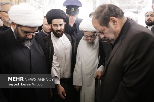 تشییع پیکرمرحوم استاد مهدوی دامغانی در حرم مطهر رضوی