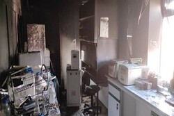 نجات ۲۵ نفر در جریان آتش‌سوزی مرکز درمانی در خیابان آفریقا