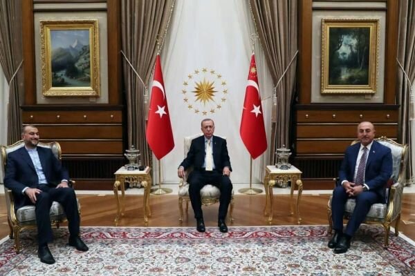 Emir Abdullahiyan-Erdoğan görüşmesinden görüntüler Emir Abdullahiyan-Erdoğan görüşmesinden görüntüler