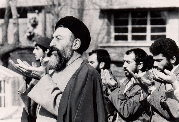 شناسنامهای که محل مهر انتخابات و جیرهبندی قند و شکر بود