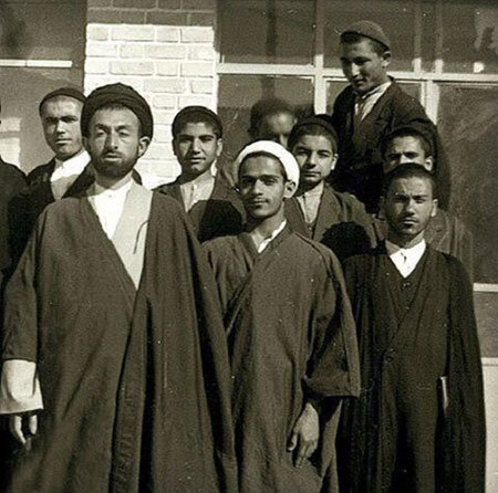 شناسنامهای که محل مهر انتخابات و جیرهبندی قند و شکر بود
