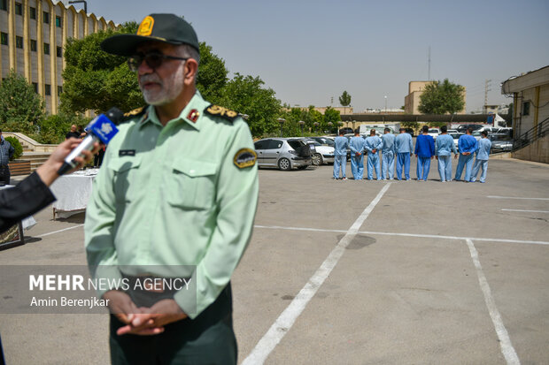 کشفیات نیروی انتظامی استان فارس در مقابله با باندهای خلافکار